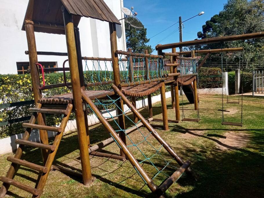 Apto Inteiro Com 3 Quartos Campos do Jordão